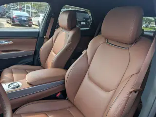 Genesis GV70 2025 AWD 2.5T Standard 4p SUV