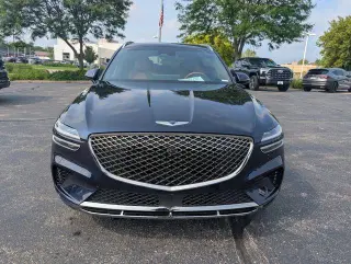 Genesis GV70 2025 AWD 2.5T Standard 4p SUV
