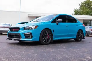 Subaru WRX 2019 AWD STI Limited 4p Sedan con spoiler de perfil bajo