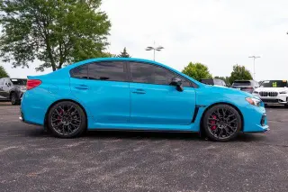 Subaru WRX 2019 AWD STI Limited 4p Sedan con spoiler de perfil bajo