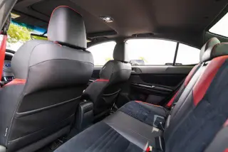 Subaru WRX 2019 AWD STI Limited 4p Sedan con spoiler de perfil bajo