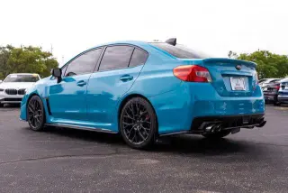 Subaru WRX 2019 AWD STI Limited 4p Sedan con spoiler de perfil bajo