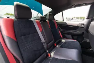 Subaru WRX 2019 AWD STI Limited 4p Sedan con spoiler de perfil bajo