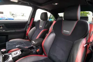 Subaru WRX 2019 AWD STI Limited 4p Sedan con spoiler de perfil bajo