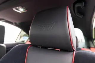 Subaru WRX 2019 AWD STI Limited 4p Sedan con spoiler de perfil bajo