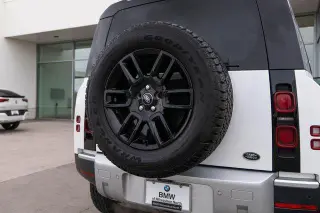 Land Rover Defender 2023 AWD 110 SE SUV 4p.