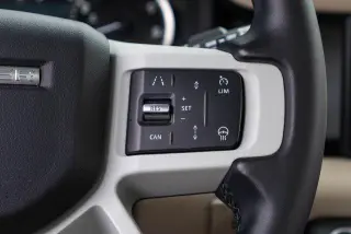 Land Rover Defender 2023 AWD 110 SE SUV 4p.