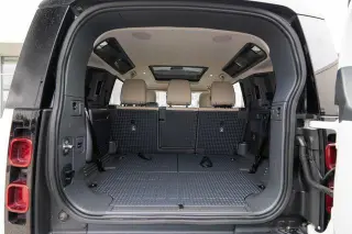 Land Rover Defender 2023 AWD 110 SE SUV 4p.