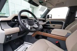 Land Rover Defender 2023 AWD 110 SE SUV 4p.