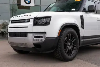 Land Rover Defender 2023 AWD 110 SE SUV 4p.