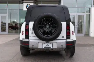 Land Rover Defender 2023 AWD 110 SE SUV 4p.