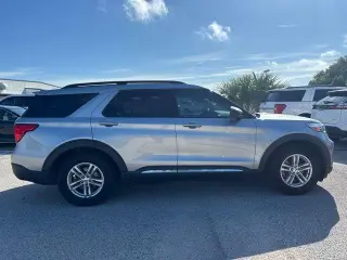 Ford Explorer 2023 XLT 4 puertas SUV