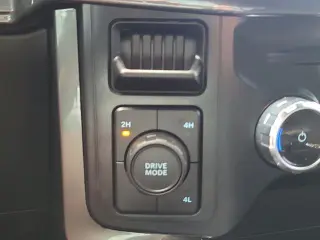 Ford F-150 2023 4x4 XLT Cabina Super Crew 4 puertas 5.5 ft. SB