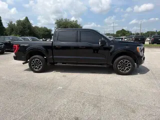 Ford F-150 2023 4x4 XLT Cabina Super Crew 4 puertas 5.5 ft. SB