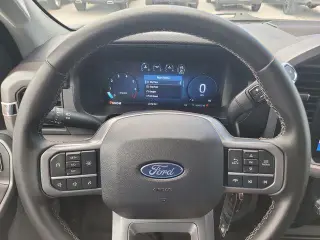 Ford F-150 2025 4x4 XLT 4 puertas SuperCrew 5.5 pies. SB