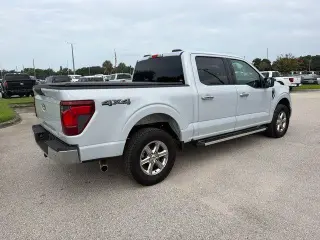Ford F-150 2025 4x4 XLT 4 puertas SuperCrew 5.5 pies. SB