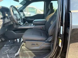 Ford F-150 2025 4x4 XLT Cabina doble 4 puertas SuperCrew 5.5 pies. SB