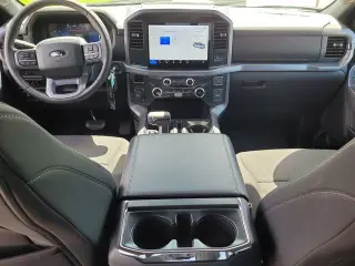 Ford F-150 2025 4x4 XLT Cabina doble 4 puertas SuperCrew 5.5 pies. SB