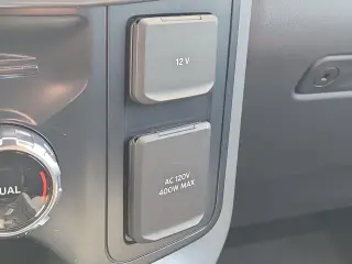 Ford F-150 2025 4x4 XLT Cabina doble 4 puertas SuperCrew 5.5 pies. SB