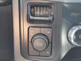 Ford F-150 2025 4x4 XLT Cabina doble 4 puertas SuperCrew 5.5 pies. SB