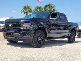 Ford F-150 2025 4x4 XLT Cabina doble 4 puertas SuperCrew 5.5 pies. SB