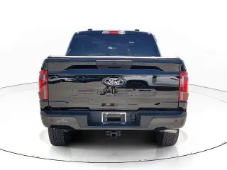 Ford F-150 2025 4x4 XLT Cabina doble 4 puertas SuperCrew 5.5 pies. SB