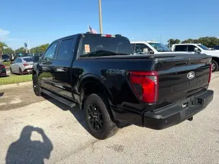 Ford F-150 2025 4x4 XLT Cabina doble 4 puertas SuperCrew 5.5 pies. SB