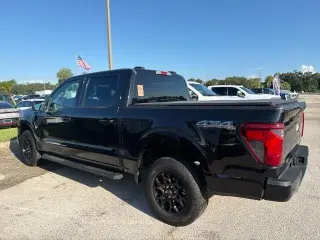 Ford F-150 2025 4x4 XLT Cabina doble 4 puertas SuperCrew 5.5 pies. SB