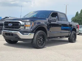Ford F-150 2023 4x4 XLT SuperCrew 4 puestas, caja corta de 5.5 pies
