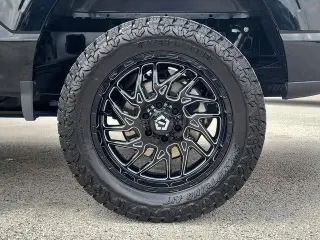 Ford F-150 2023 4x4 XLT SuperCrew 4 puestas, caja corta de 5.5 pies