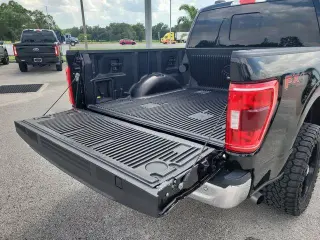 Ford F-150 2023 4x4 XLT SuperCrew 4 puestas, caja corta de 5.5 pies