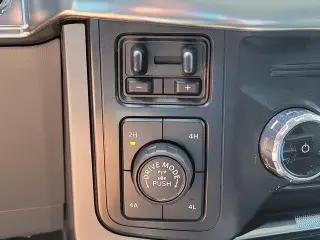 Ford F-150 2022 4x4 Lariat 4p SuperCrew 5.5 ft. SB