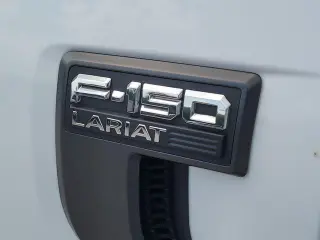Ford F-150 2023 4x4 Lariat 4p SuperCrew 5.5 ft. CB