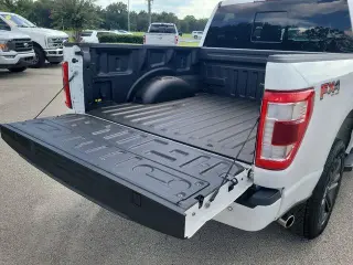 Ford F-150 2023 4x4 Lariat 4p SuperCrew 5.5 ft. CB