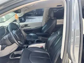 Chrysler Pacifica 2021 Touring L 4p Mini-Van