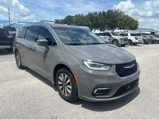 Chrysler Pacifica 2021 Touring L 4p Mini-Van