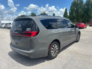 Chrysler Pacifica 2021 Touring L 4p Mini-Van