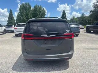 Chrysler Pacifica 2021 Touring L 4p Mini-Van