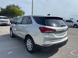 Chevrolet Equinox 2022 LS 4p SUV con 1 fila de asientos