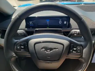 Ford Mustang Mach-E 2023 Premium 4p SUV