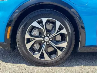 Ford Mustang Mach-E 2023 Premium 4p SUV