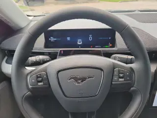 Ford Mustang Mach-E 2025 Premium 4p SUV