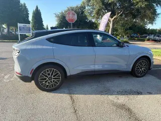 Ford Mustang Mach-E 2025 Premium 4p SUV
