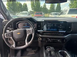 Chevrolet Silverado 1500 2023 4x4 LTZ 4p Crew Cab 5.8 ft. SB