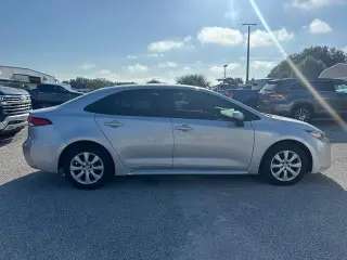 Toyota Corolla 2024 LE 4p Sedan