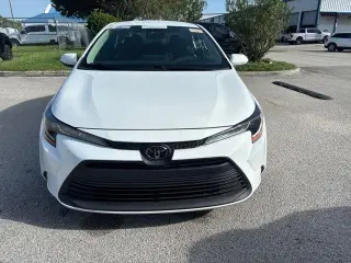 Toyota Corolla 2024 LE 4p Sedan