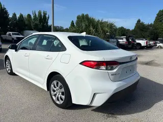 Toyota Corolla 2024 LE 4p Sedan