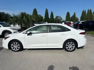 Toyota Corolla 2024 LE 4p Sedan