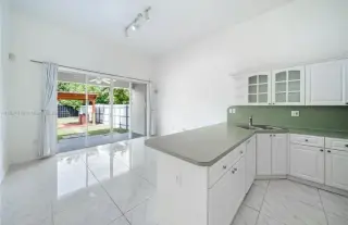 3 Bedroom 2Bath in westchester