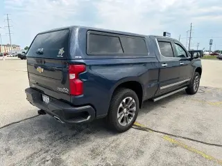 Chevrolet Silverado 1500 2022 4x4 High Country 4 puertas Cabina Crew 5.8 pies. SB